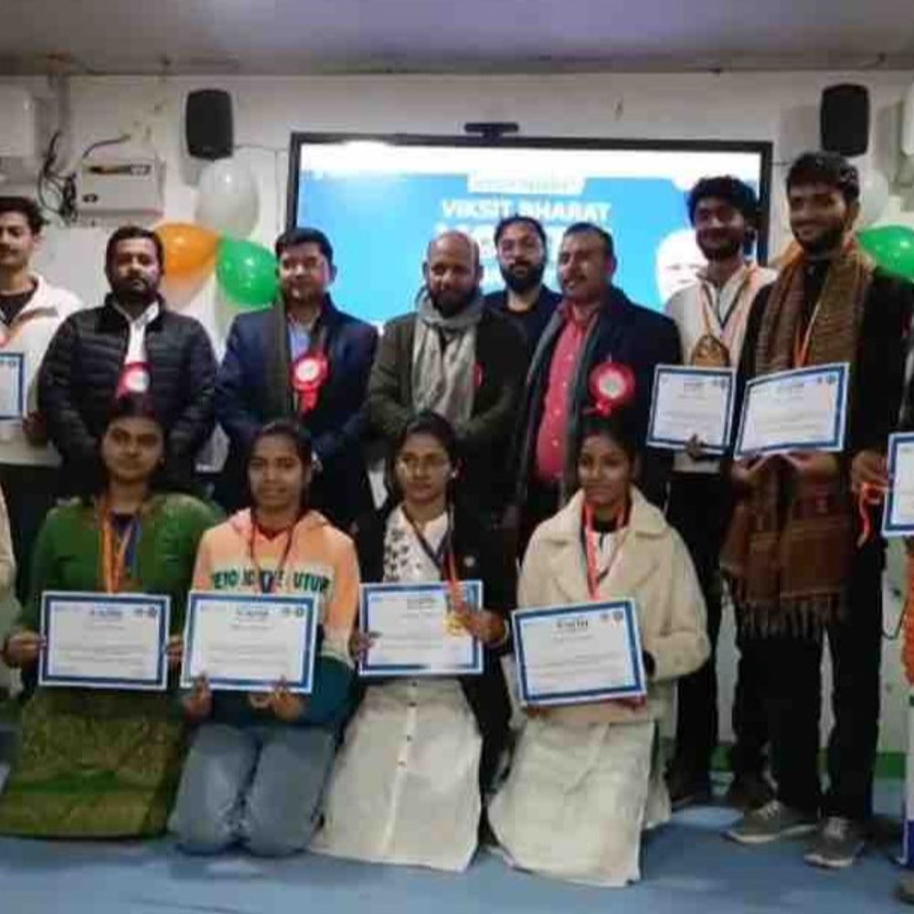 मोतिहारी में राष्ट्रीय युवा संसद ऑर्गनाइज:आपातकाल के 50 साल पर हुई सार्थक बहस