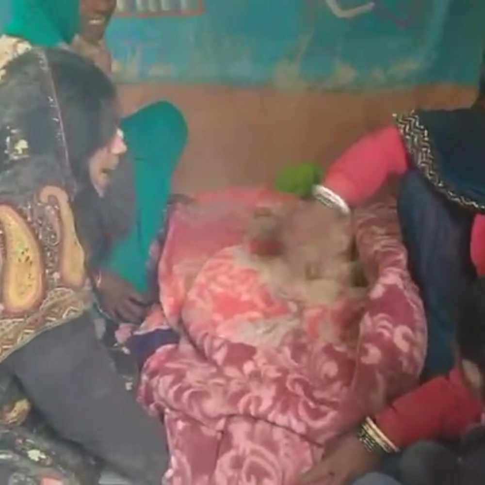 बच्चे की हत्या का पड़ोसी पर आरोपी:पिता बोले- देसी शराब की हांडी में धकेलने से गई जान, धंधे के खिलाफ बोलने की सजा मिली