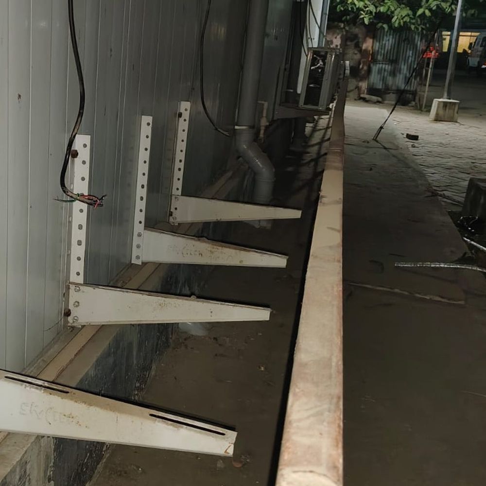 सहरसा कोविड अस्पताल से 25 AC आउटडोर यूनिट चोरी:7 लाख से अधिक की संपत्ति गायब, जांच शुरू