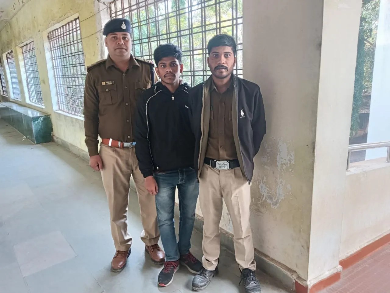 मामा द्वारा किए गए घोटाले की राशि से भांजे ने खरीदी 25 लाख रुपए की एक एकड़ जमीन