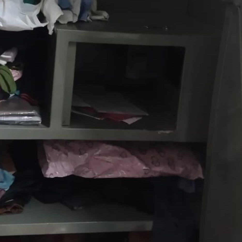 फरीदाबाद में 3 बंद मकानों में घुसे चोर:कैश और जेवर ले गए साथ, शादी में गए थे परिवार के लोग