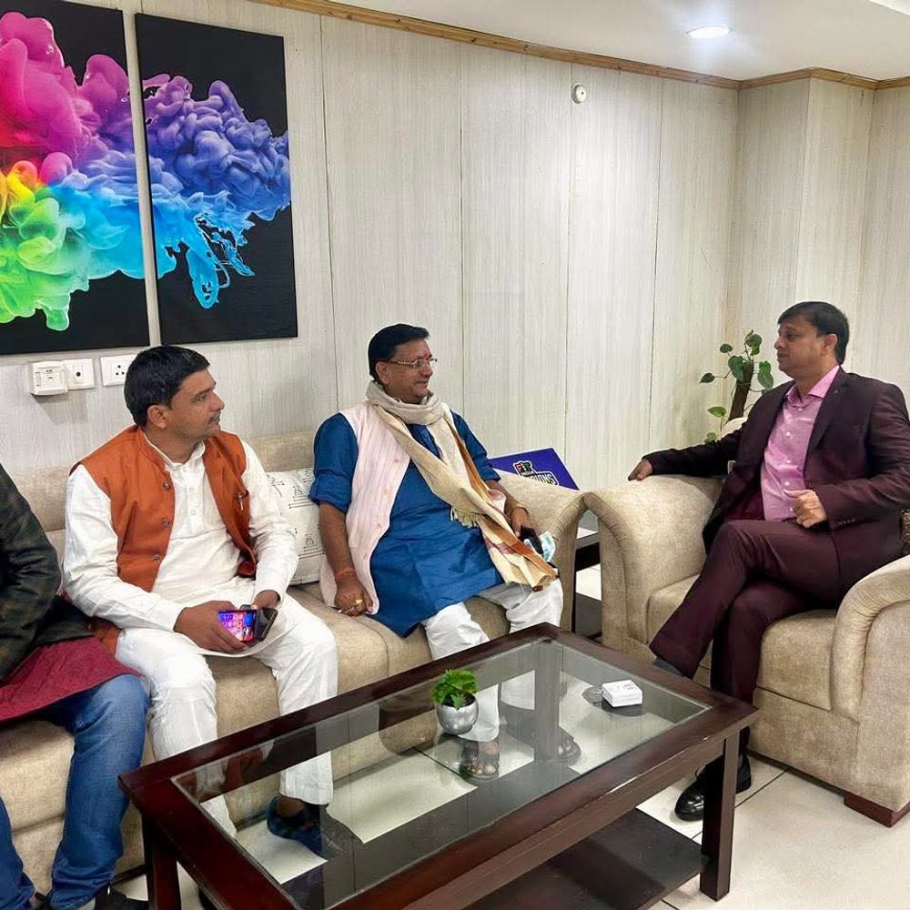 बिहपुर विधायक ने ‘खेलो इंडिया’ के महानिदेशक से की मुलाकात:क्षेत्र में खेल टूर्नामेंट कराने पर चर्चा, भाजयुमो जिला मंत्री भी रहे मौजूद