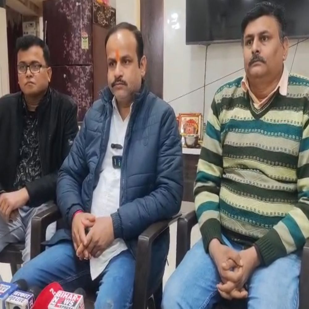 सीवान गौशाला में गायों को बेचने का आरोप:समाजसेवी ने कुप्रबंधन और सुविधाओं की कमी का दावा किया