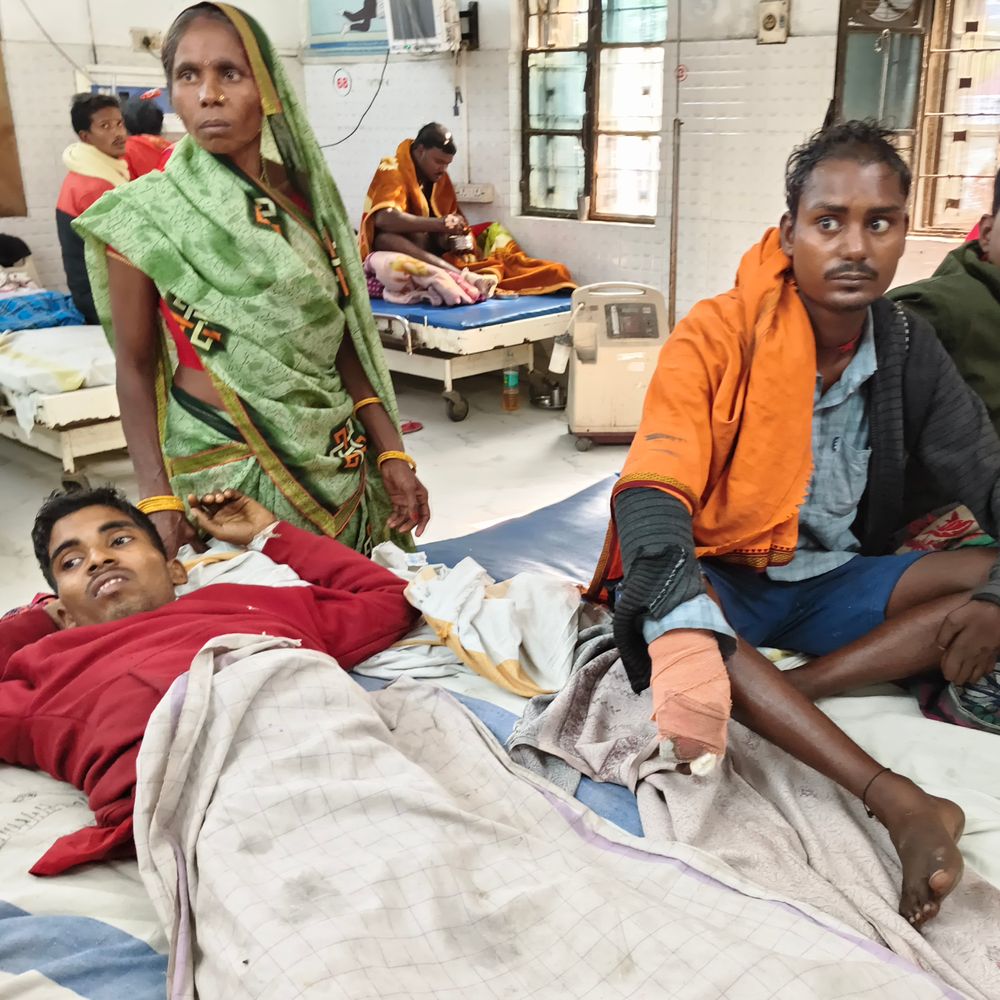 समस्तीपुर में निर्माणाधीन मकान में काम करते वक्त हादसा:झूला टूटने से तीन मजदूर घायल, घायलों के हाथ-पैर में आई चोटें, अस्पताल में इलाज जारी