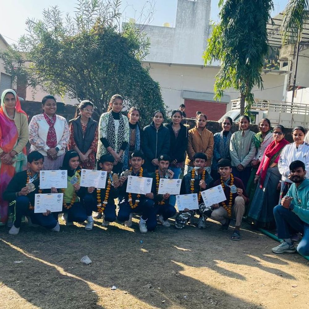 सलूंबर के छात्रों ने राष्ट्रीय MMA में जीते 7 पदक:मुंबई आयोजित हुई प्रतियोगिता; कर्नाटक, तेलंगाना, महाराष्ट्र सहित कई राज्यों के खिलाड़ियों ने लिया भाग