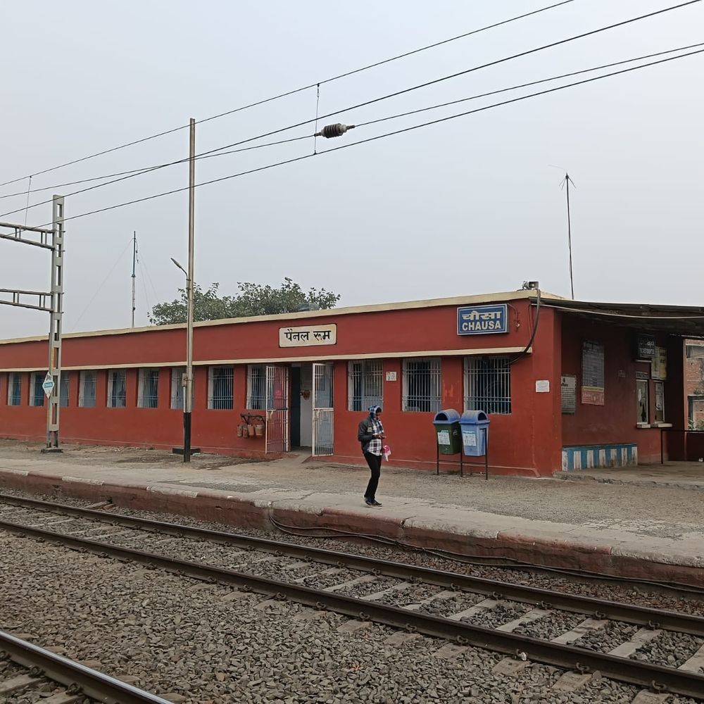 ट्रेनों के ठहराव,आरक्षण व्यवस्था की मांग:चौसा स्टेशन की उपेक्षा पर कल से अनशन, यात्री संघर्ष समिति ने दी आंदोलन की चेतावनी