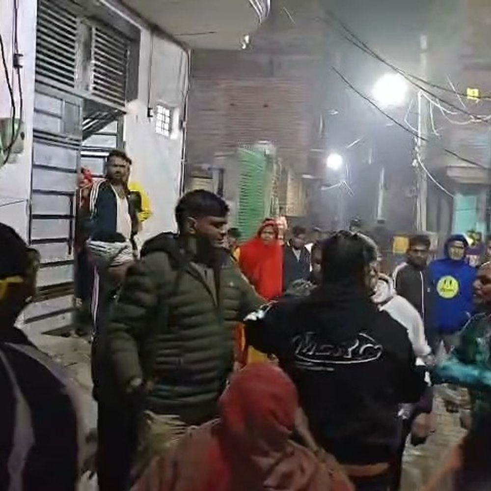 मथुरा में मामूली बात पर दो पक्ष भिड़े:झगड़े का वीडियो वायरल, पुलिस ने संभाला मोर्चा