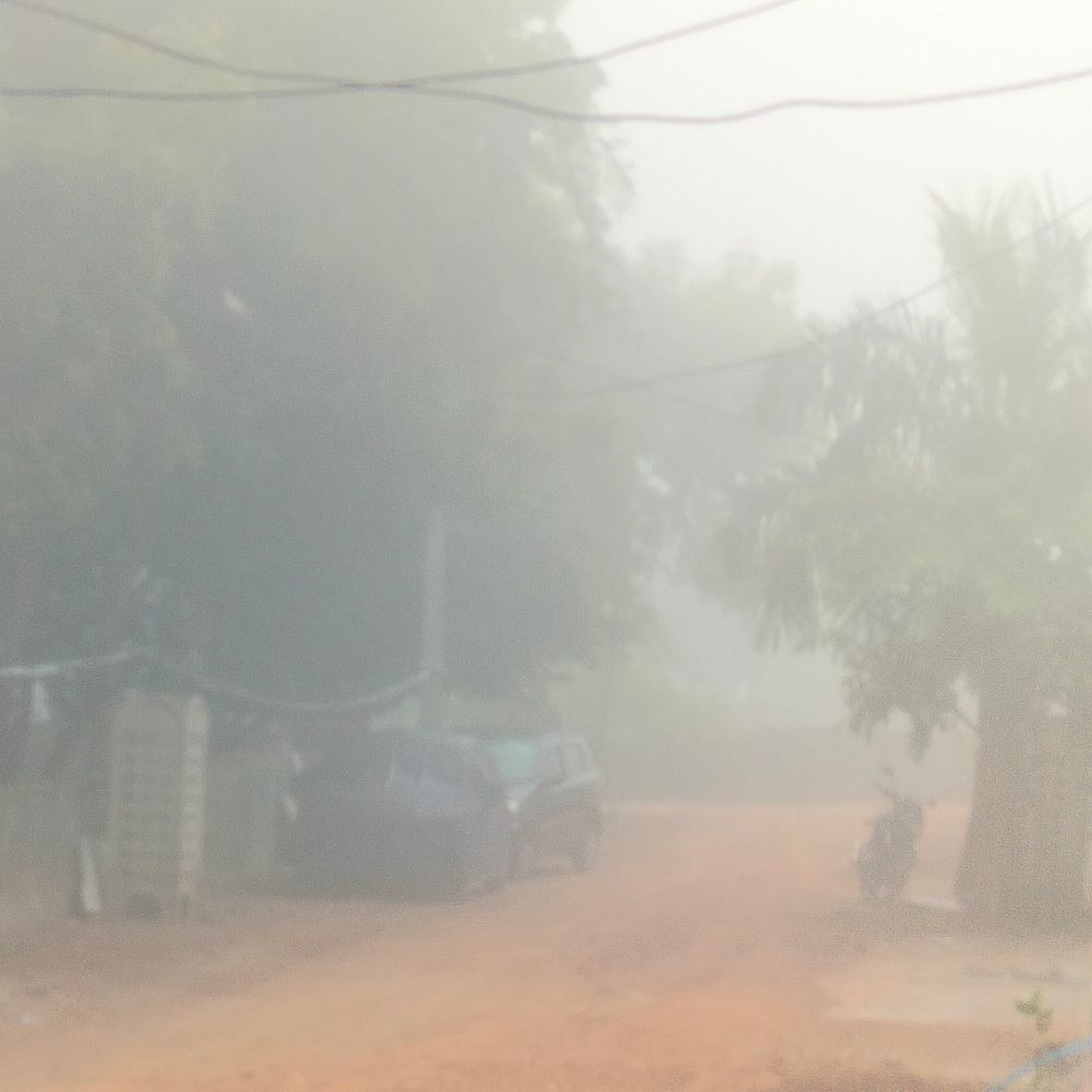 बूंदी में छाया घना कोहरा, विजिबिलिटी 50 मीटर से कम:सर्दी से ठिठुरते नजर आए लोग, ग्रामीण इलाकों में ज्यादा असर