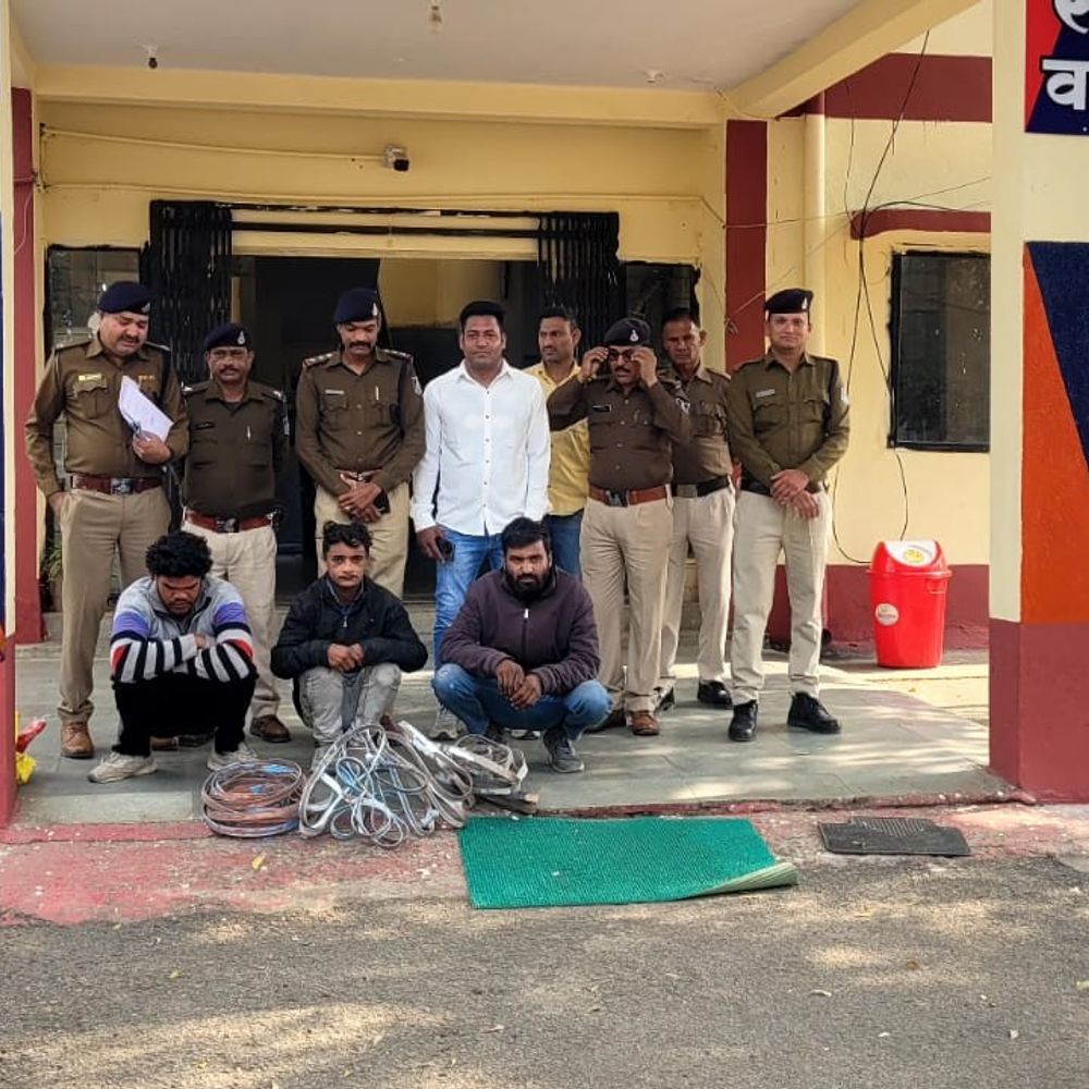 पानी की टंकी से तांबा चोरी, एक आरोपी पकड़ा:ग्रामीणों ने पीटा, पुलिस ने तीन आरोपियों को किया गिरफ्तार