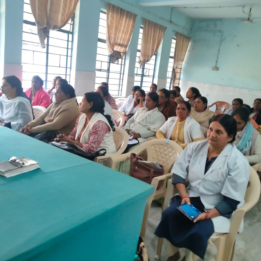 चौथम CHC में एएनएम की बैठक:टीकाकरण, नसबंदी और पोलियो अभियान को लेकर चर्चा, प्रभारी ने आवश्यक निर्देश दिए