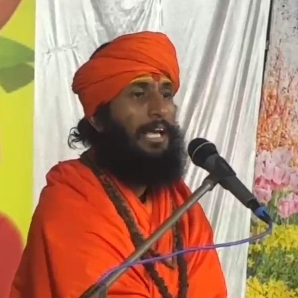 झाबुआ में गौ-संत गोशरणानंदजी महाराज की कथा का समापन:कथावाचक बोले-धन (संपत्ति) के लालच में लोग ईश्वर को भूल रहे