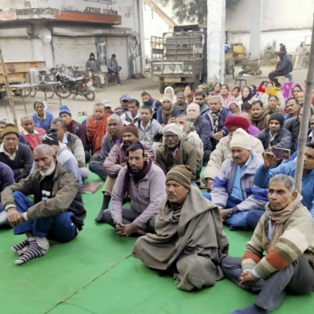 बदलाव के खिलाफ भड़के कामरेड, मजदूरों से संघर्ष की अपील