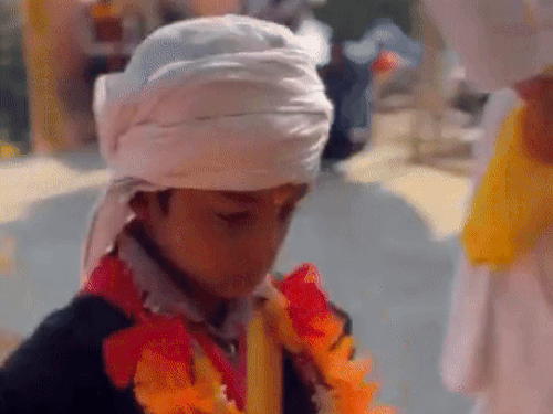 उत्तराखंड में 7 साल के बच्चे पर अवतरित हुए भगवान:लोग बोले- ये पांडवों की कृपा, बच्चा बोला- मुझे कुछ याद नहीं, अपने आप पैर हिलने लगे