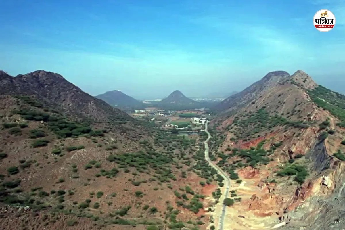 Save Aravalli : अरावली पर सियासी संग्राम, राजस्थान की राजनीति गरमाई, भाजपा का पलटवार, कांग्रेस का सत्याग्रह