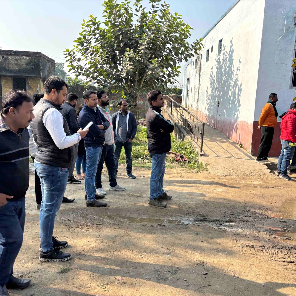 RBL बैंक के संयुक्त प्रभारी की मौत:मोतिहारी के पिपरा कोठी ओवरब्रिज पर ट्रक से टक्कर, मौके पर गई जान