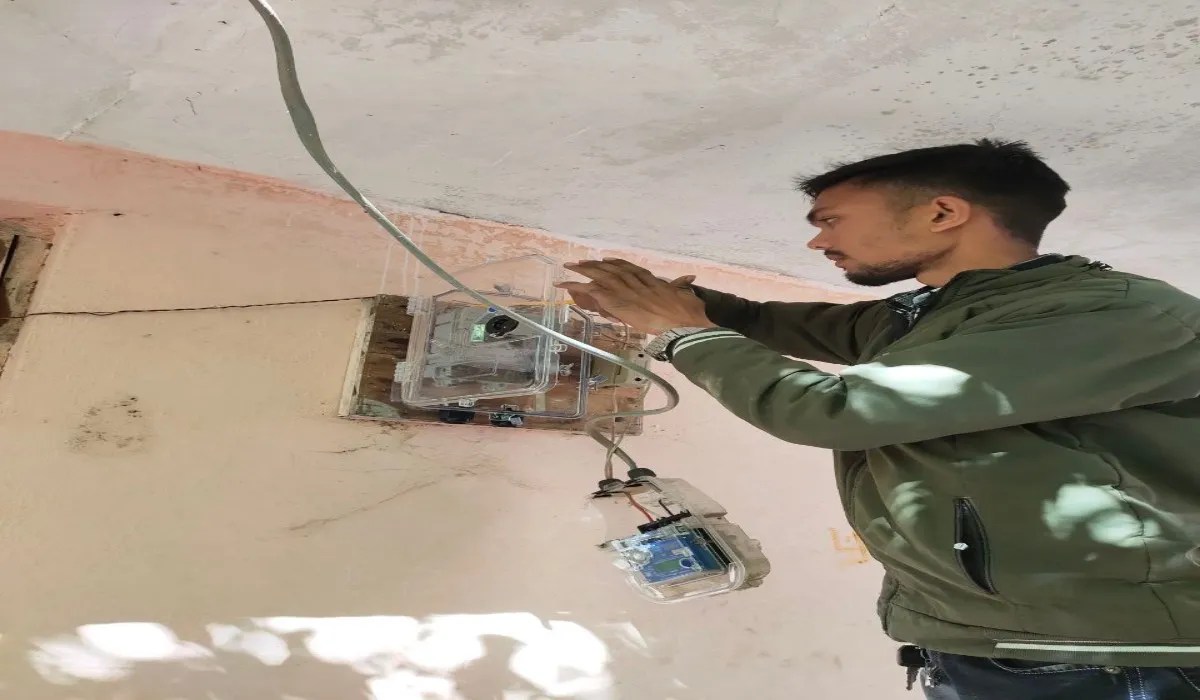 स्मार्ट मीटर लगने से दिन में बिजली उपयोग पर 20 प्रतिशत की मिलेगी छूट