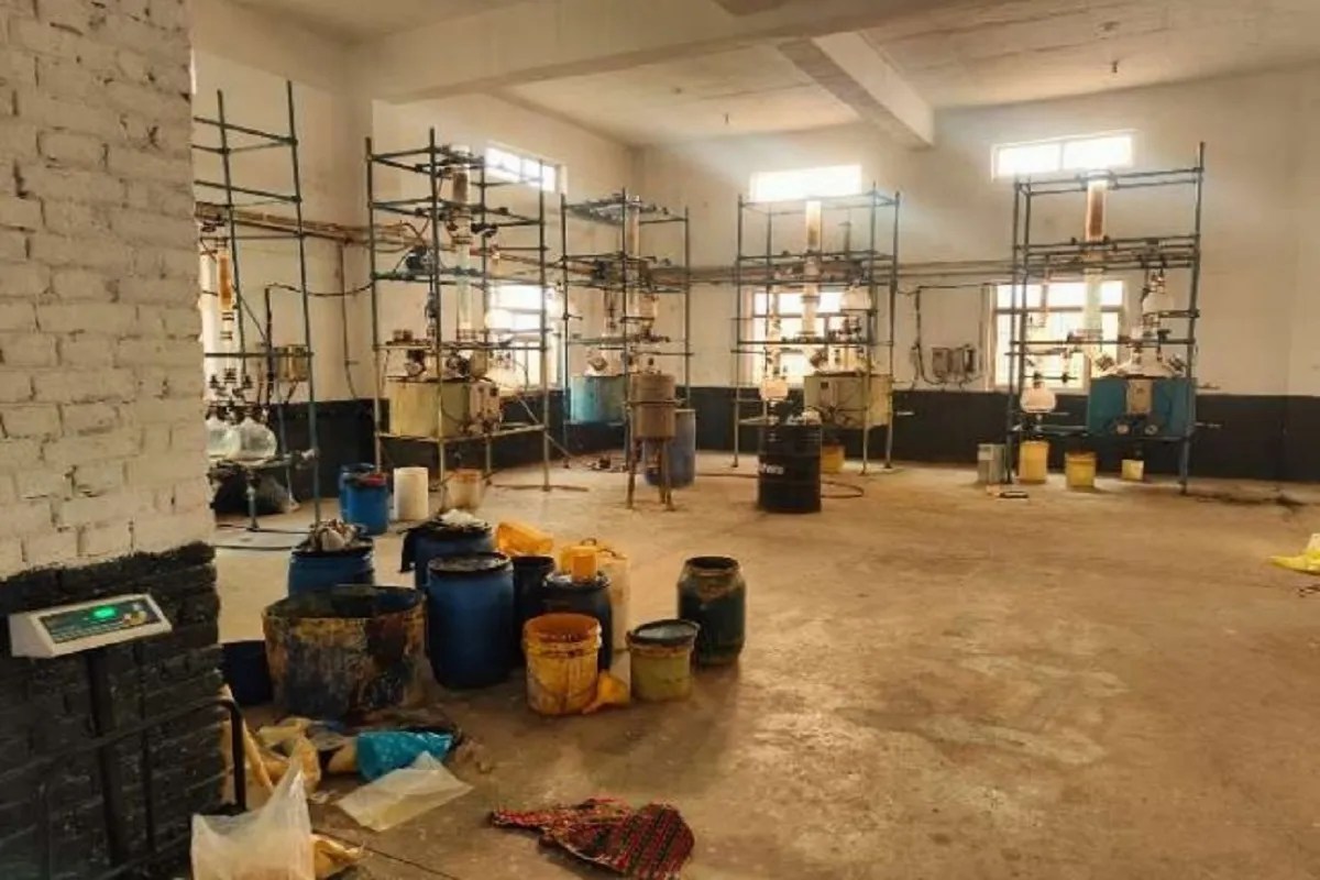 Video News: गुजरात एटीएस की मदद से राजस्थान के भिवाड़ी में नशे की फैक्ट्री का पर्दाफाश