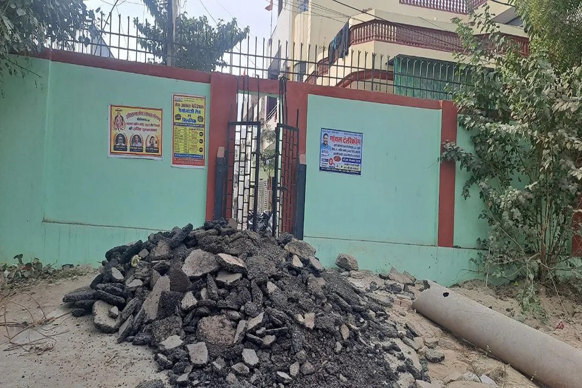 छोटे गेट पर बड़ा बवाल: नई धानमंडी में रास्ता बंद, प्रेम नगर के लोग धरने पर उतरे