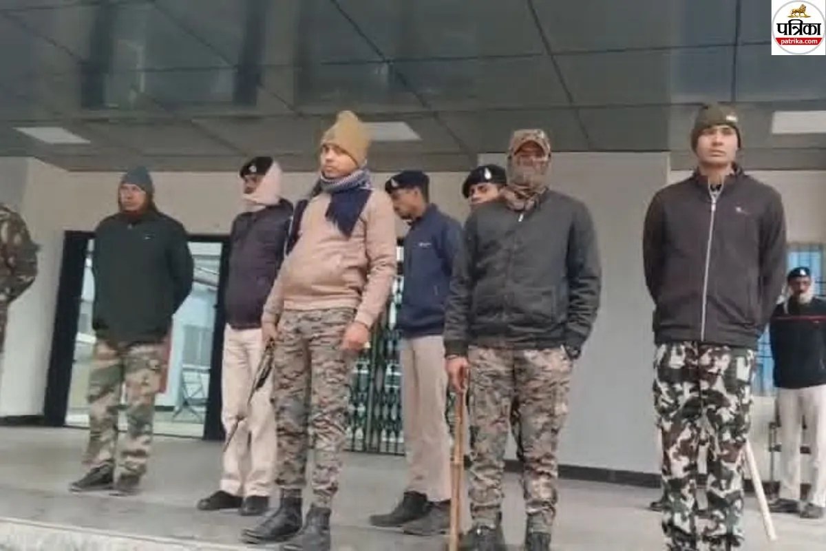 थावे मंदिर चोरी कांड: भोजपुर में छिपा था थावे मंदिर का चोर, एनकाउंटर के बाद पुलिस की गिरफ्त में इजमामुल