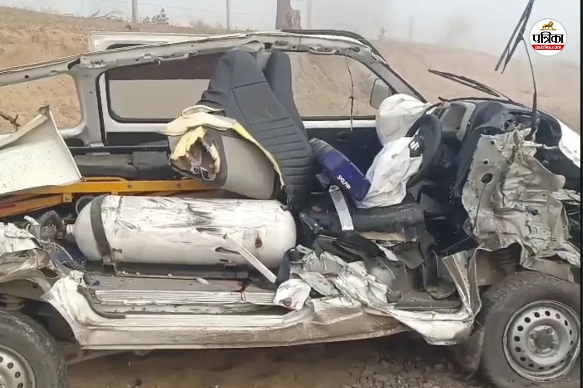 Sikar: फतेहपुर में तेज रफ्तार एंबुलेंस की स्कूल बस से भिड़ंत, एंबुलेंस चालक की मौत