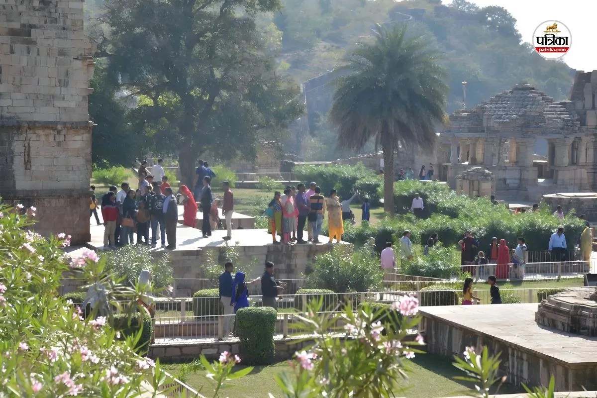Chittorgarh: त्याग, तपस्या और शौर्य का प्रतीक चित्तौड़ दुर्ग सैलानियों से गुलजार, रोज पहुंच रहे 10 हजार पर्यटक