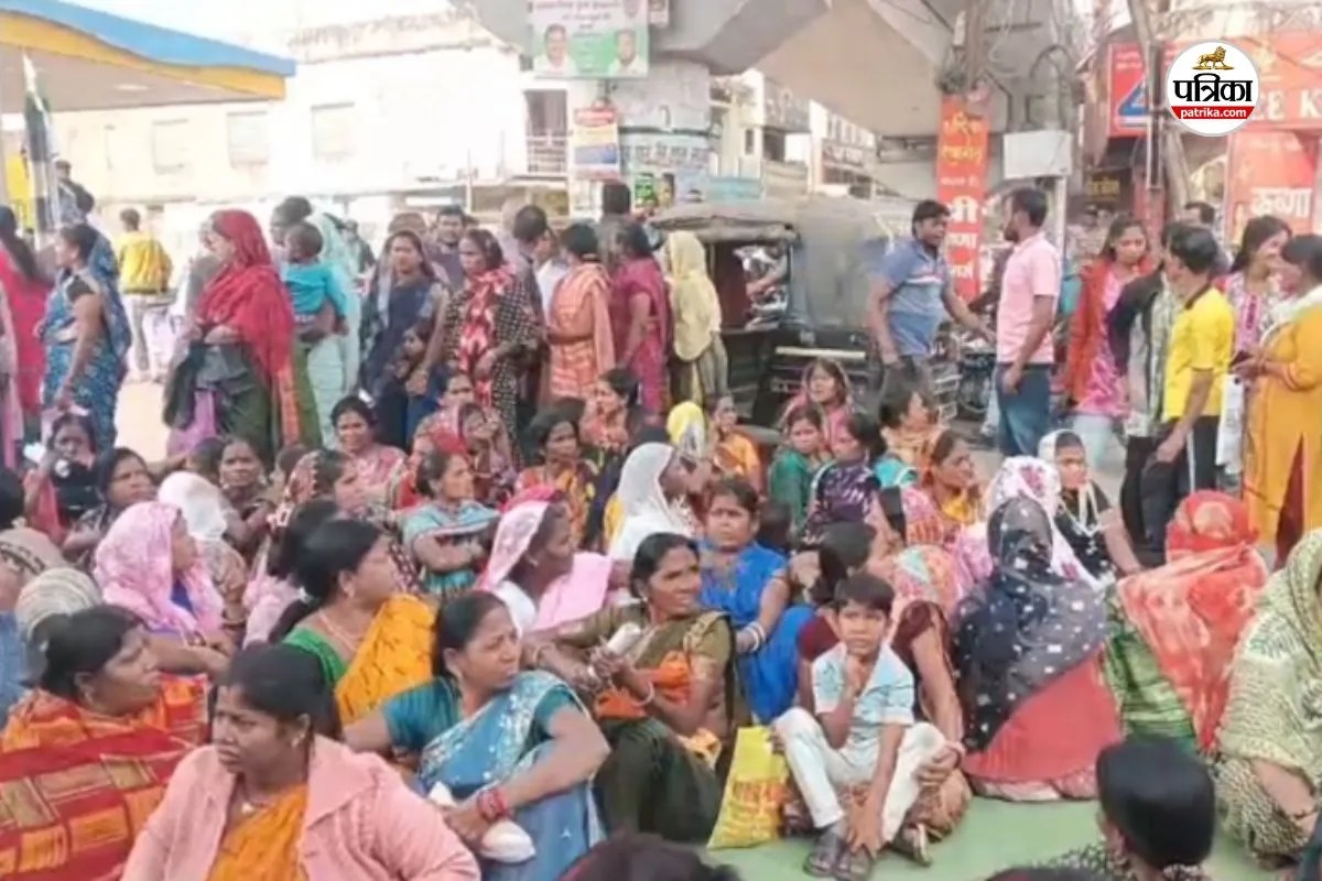 CG News: रेलवे नोटिस से कोरबा में हड़कंप! 250 परिवारों पर बेघर होने का खतरा, मुख्य चौक पर जोरदार प्रदर्शन…