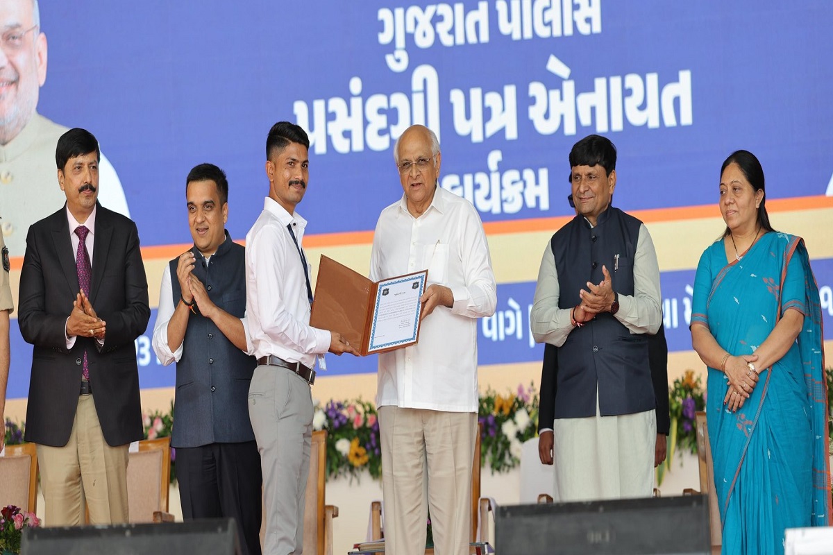 गुजरात पुलिस बेड़े में जुड़े 11 हजार युवा, पसंदीदा जगह होगी तैनाती