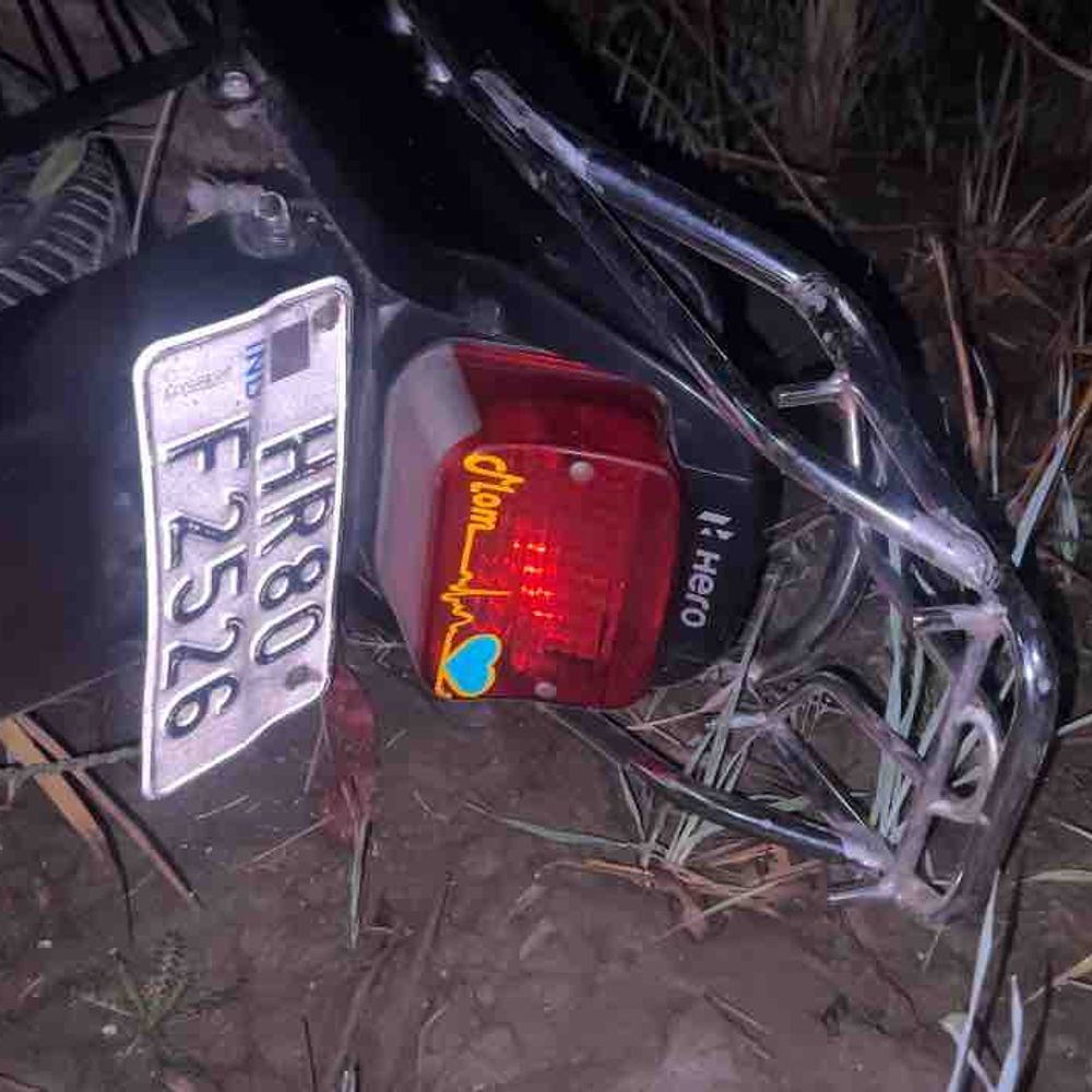 नरवाना में बाइक एक्सीडेंट में 2 युवक घायल:डूमरखा के पास बेकाबू होकर गिरी; घायलों को पहुंचाया अस्पताल, जांच जारी