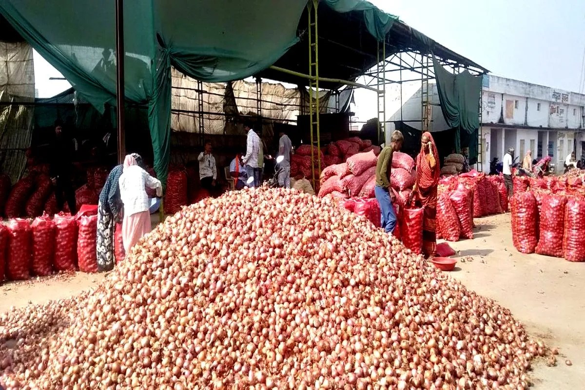 रतलाम मंडी, नीलामी के बाद उपज तौल में छटनी को लेकर आए दिन विवाद