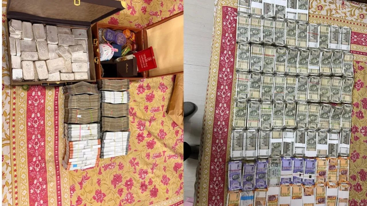 झांसी में सीबीआई की बड़ी रेड: 70 लाख रुपए रिश्वत लेते आईआरएस अधिकारी सहित पांच गिरफ्तार