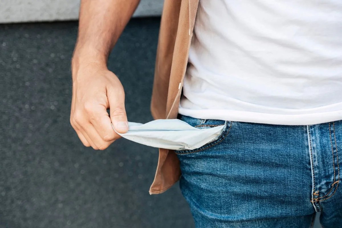 आदतें छोटी, नुकसान बड़ा: आपकी जेब से चुपचाप निकल रहा है पैसा