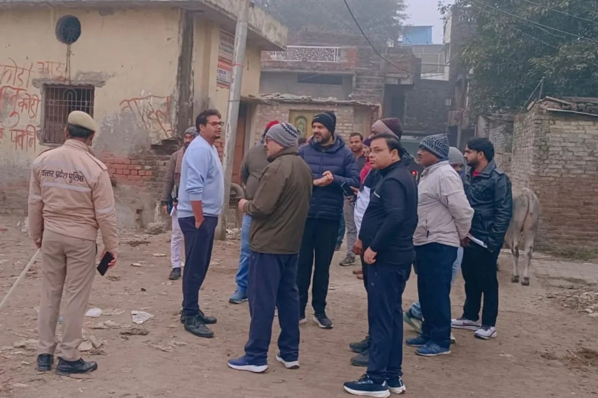 नगर आयुक्त को मिले गोबर और गंदगी के ढेर, आवारा पशु देखकर भड़के, स्वच्छता की खुली पोल