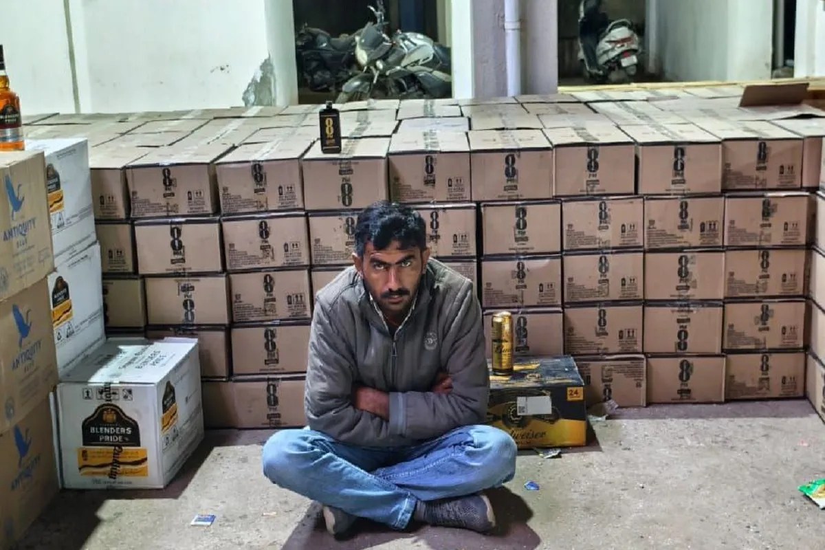 Video News: एसएमसी की मेहसाणा में दबिश, 95 लाख की विदेशी शराब जब्त