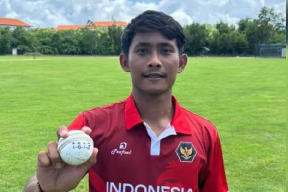 इस गेंदबाज ने वर्ल्ड क्रिकेट में मचाई सनसनी, एक ओवर में 5 विकेट चटका कर बनाया वर्ल्ड रिकॉर्ड