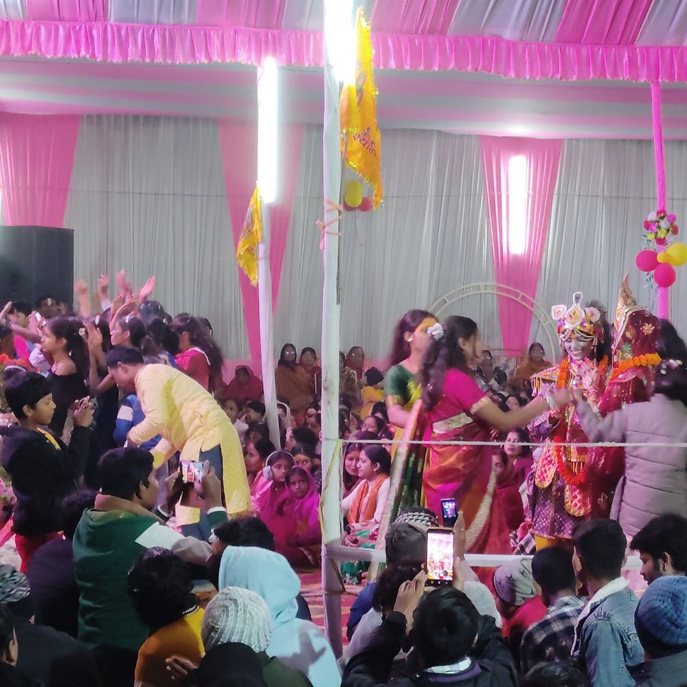 रजौन में श्रीकृष्ण-रुक्मिणी विवाह प्रसंग का आयोजन:श्रीमद्भागवत कथा में श्रद्धालुओं ने लिया भाग, भक्तिमय माहौल में झूमे लोग