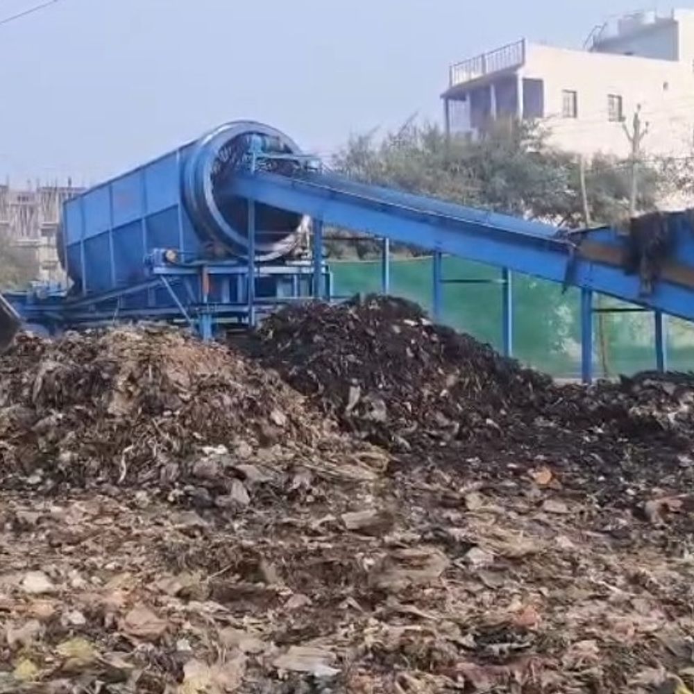 जहानाबाद में कचरा प्रबंधन की दिशा में महत्वपूर्ण पहल:25 लाख की ट्रॉमल मशीन स्थापित की गई, कचरे को उपयोगी सामग्री में बदलकर प्रदूषण कम करेंगी