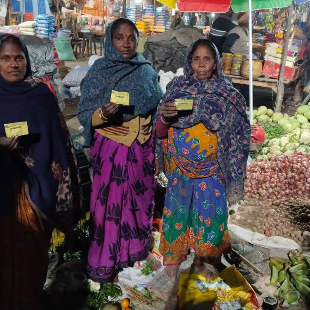 कटिहार में अतिक्रमण पर दोहरी नीति, बुलडोजर भी, टैक्स भी!:जिसे प्रशासन कहता है ‘अवैध’, उसी जगह के लिए नगर निकाय वसूल रहे रोजाना पैसा