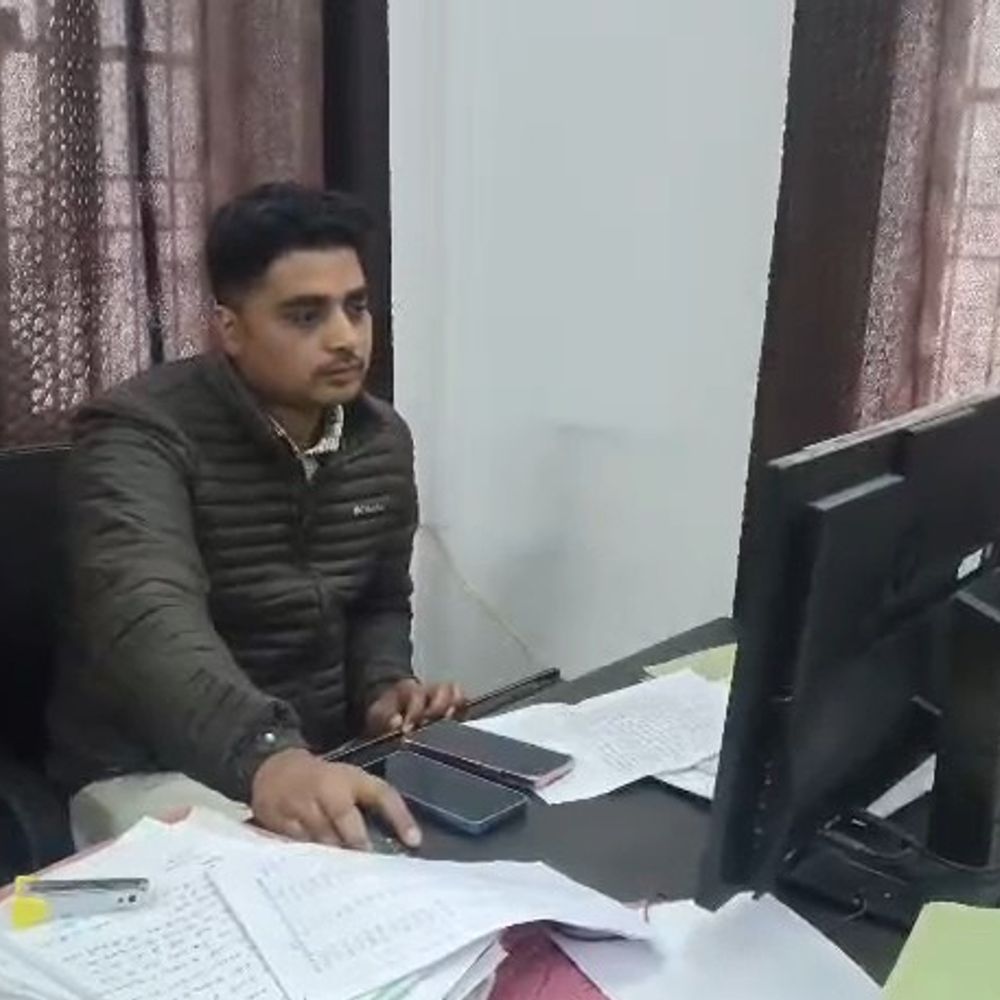 उन्नाव पुलिस ने साइबर फ्रॉड के 12.99लाख रुपये वापस कराए:पीड़ित के खाते से हैकर्स ने निकाले थे 14.99 लाख रुपए