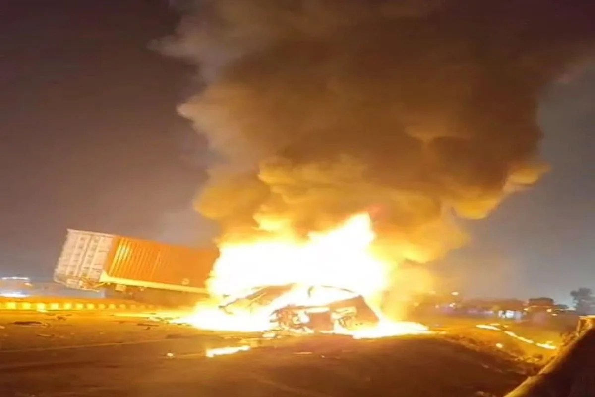 ट्रक को आते देख बस संभालने की कोशिश की, लेकिन नाकाम रहा: ड्राइवर