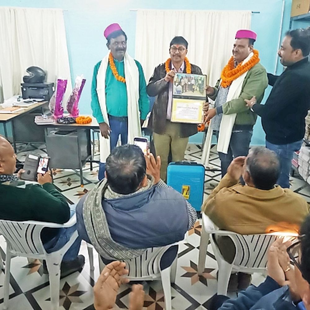 विभूतिपुर में एमडीएम प्रभारी का सम्मान सह अभिनंदन कार्यक्रम