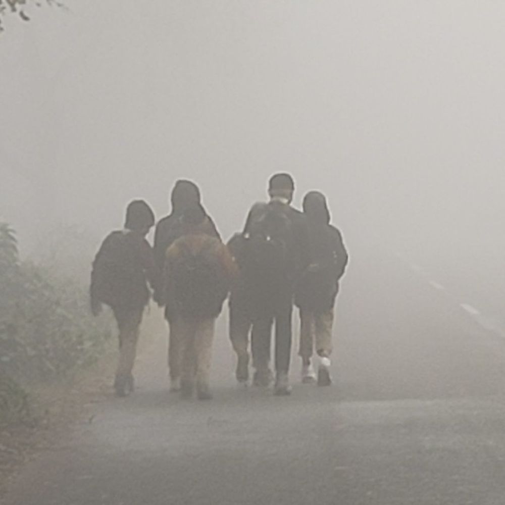 श्रावस्ती में 4 दिन स्कूल बंद:भीषण ठंड और घने कोहरे के कारण प्रशासन का आदेश