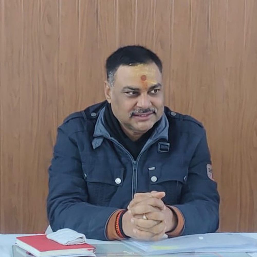 कक्षा 8 तक के सभी स्कूल 24 दिसंबर तक बंद:मिर्जापुर में ठंढ का असर, डीएम पवन कुमार ने लिया फैसला