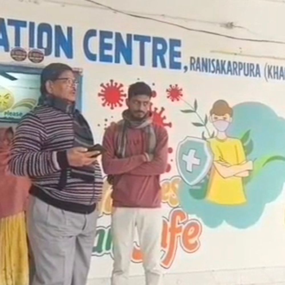 खगड़िया अस्पताल में सिविल सर्जन का सरप्राइज इंस्पेक्शन:डॉक्टर-ANM अनुपस्थित मिले, वेतन-हाउस रेंट रोकने का निर्देश