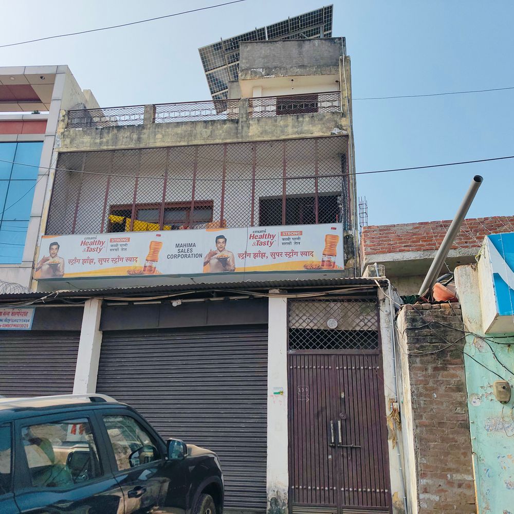 बिजनौर में केंद्रीय जीएसटी इंटेलिजेंस का छापा:व्यापारी जितेंद्र भाटिया के निवास पर सुबह 9 बजे से जांच जारी