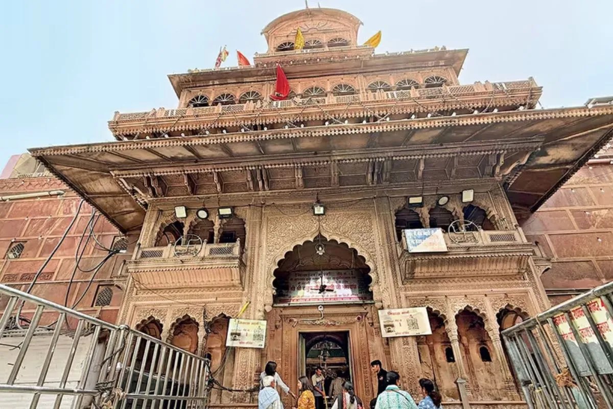 New Year Rush: Banke Bihari Temple Issues Alert, Urges Devotees to Avoid Crowds