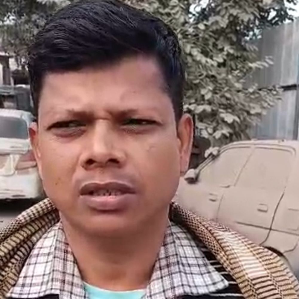 चौसा प्रखंड कार्यालय में पंचायत सचिव से दुर्व्यवहार का आरोप:बक्सर में मुखिया पति पर FIR दर्ज करने की मांग