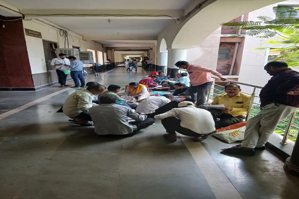 पांच लाख मतदाताओं का डेटा में गलत एसआइआर, बहू का नाम ससुर से जोड़ा, 1.34 लाख वोटर की उम्र माता-पिता से 15 साल ही कम