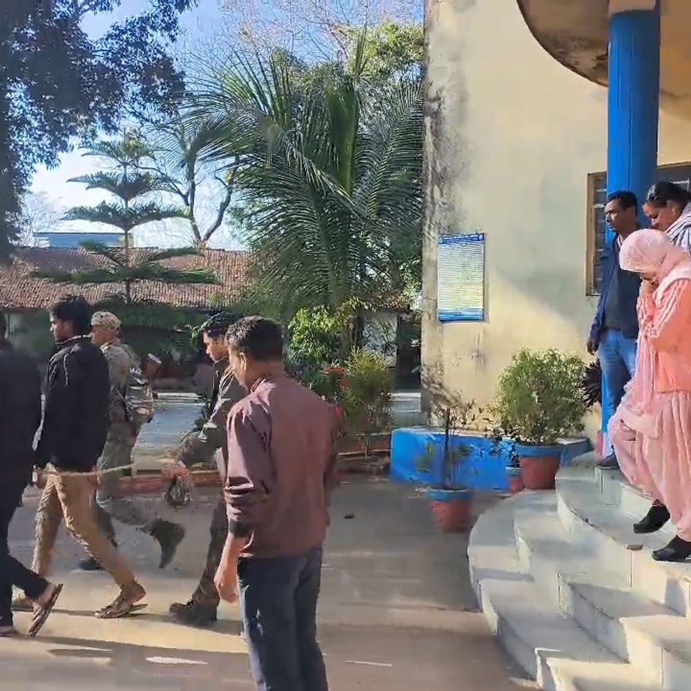 नाबालिग को देह व्यापार के लिए ले जाने की कोशिश:गुमला में दो महिला समेत चार गिरफ्तार, आरोपियों ने फोन पर दिया था प्रलोभन