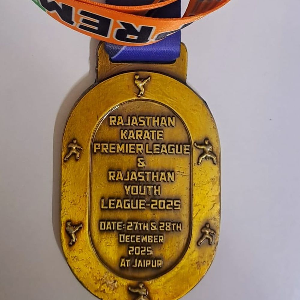 सिमुलतला की जूही ने कराटे में 50 स्वर्ण जीते:राजस्थान प्रीमियर लीग में गोल्ड जीतकर ऑल इंडिया लीग का रास्ता साफ