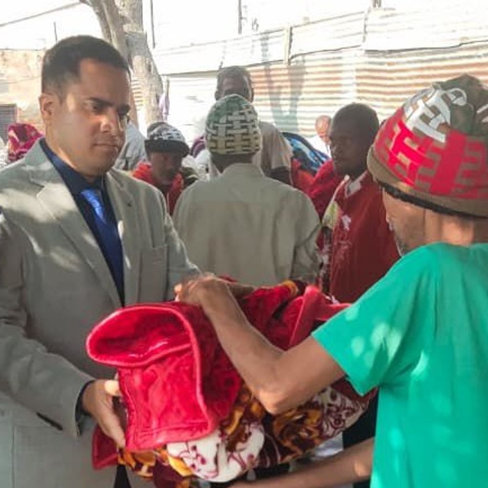 हांसी पुलिस की मानवीय पहल:एसपी ने अनाथ आश्रम में किया कंबल वितरण, बुजुर्गों और बच्चों को परोसा भोजन